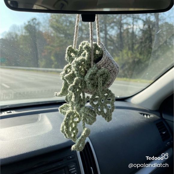 Small Crochet Plant Hanger - Picture 3 of 4